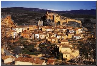  Panorámica de Alquezar. La Colegiata, al fondo.