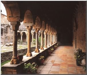  Roda de Isábena. Claustros del Monasterio. 