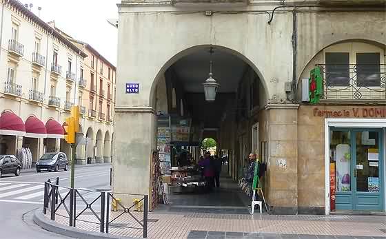  Porches de Galicia (Huesca). Quiosco de prensa. 