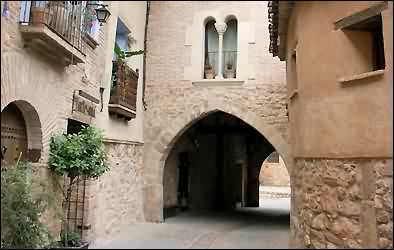  Una calle de Alquézar 