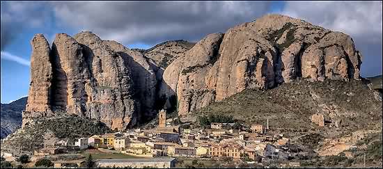  Panorámica de los Mallos 