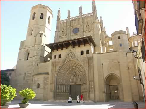  Pofrtada de la catedral de Huesca