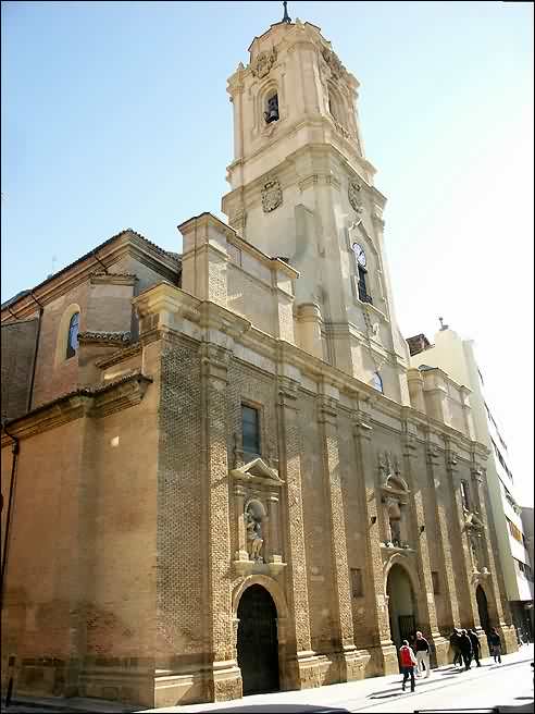  Portada de la Basílica de San Lorenzo
